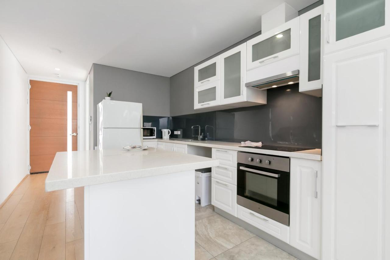 2x2 Modern Near Airport And