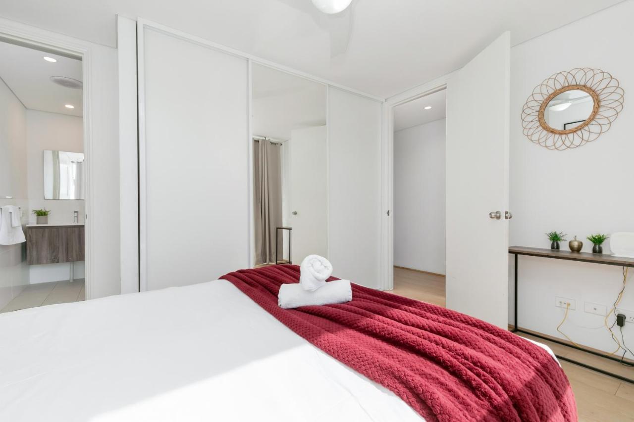 2x2 Modern Near Airport And Apartment