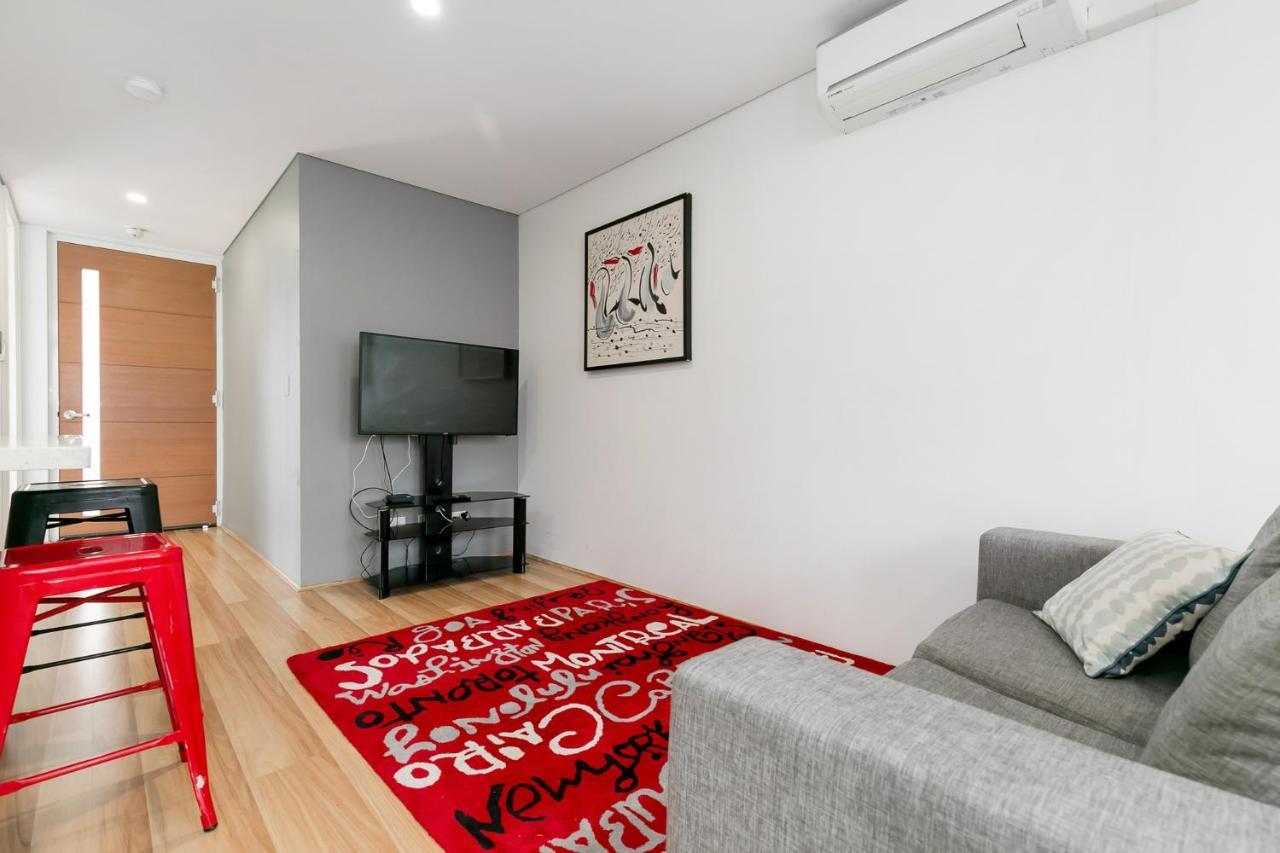 2x2 Modern Near Airport And