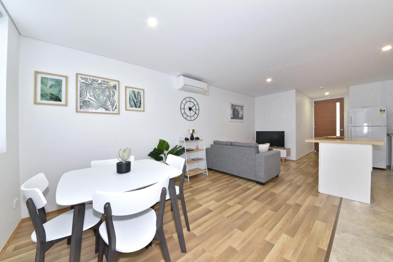 2x2 Modern Near Airport And Perth