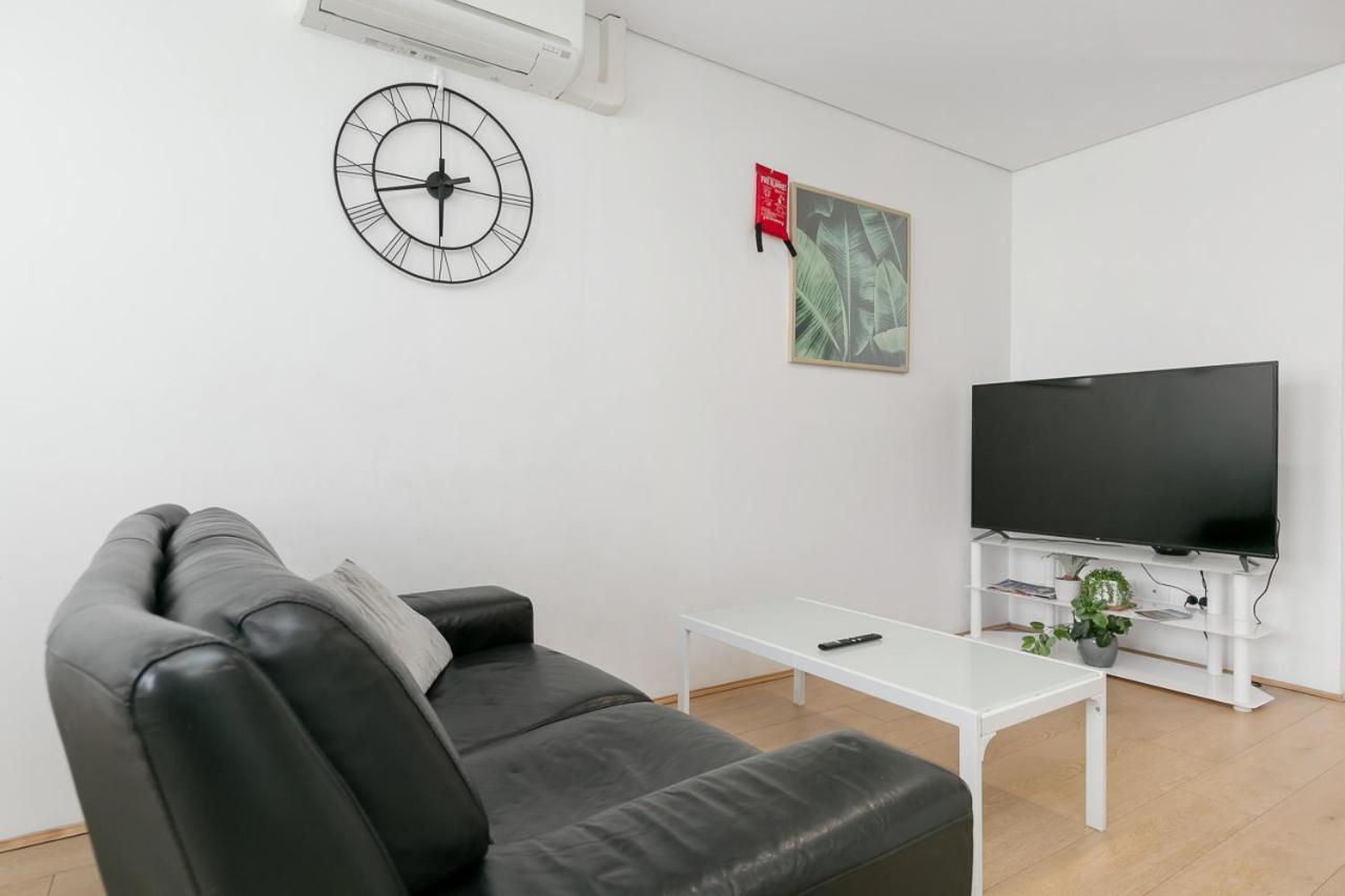 2x2 Modern Near Airport And *