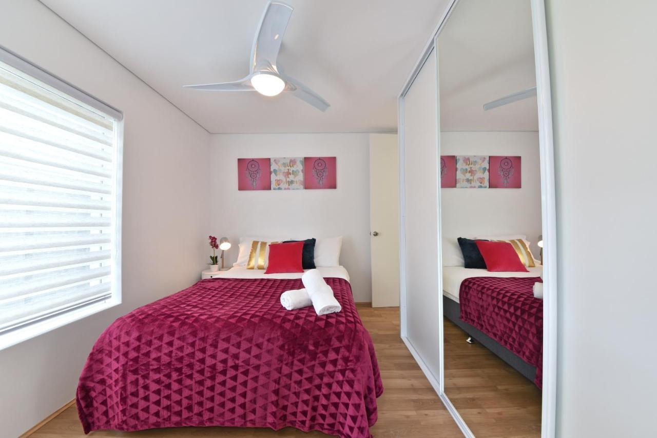2x2 Modern Near Airport And Apartment Perth