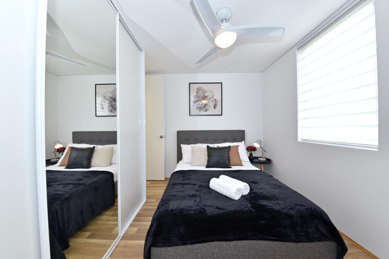 2x2 Modern Near Airport And