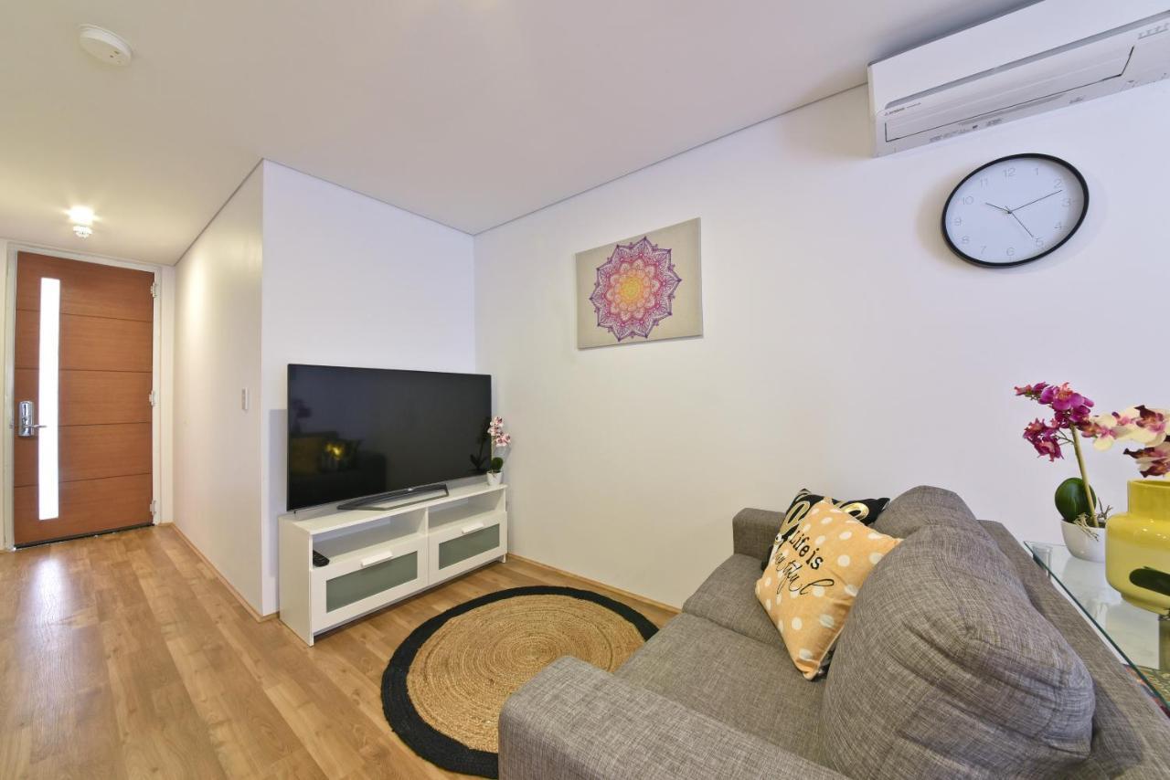 Apartment 2x2 Modern Near Airport And