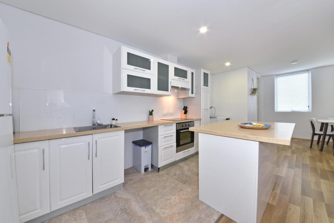 2x2 Modern Near Airport And * Perth