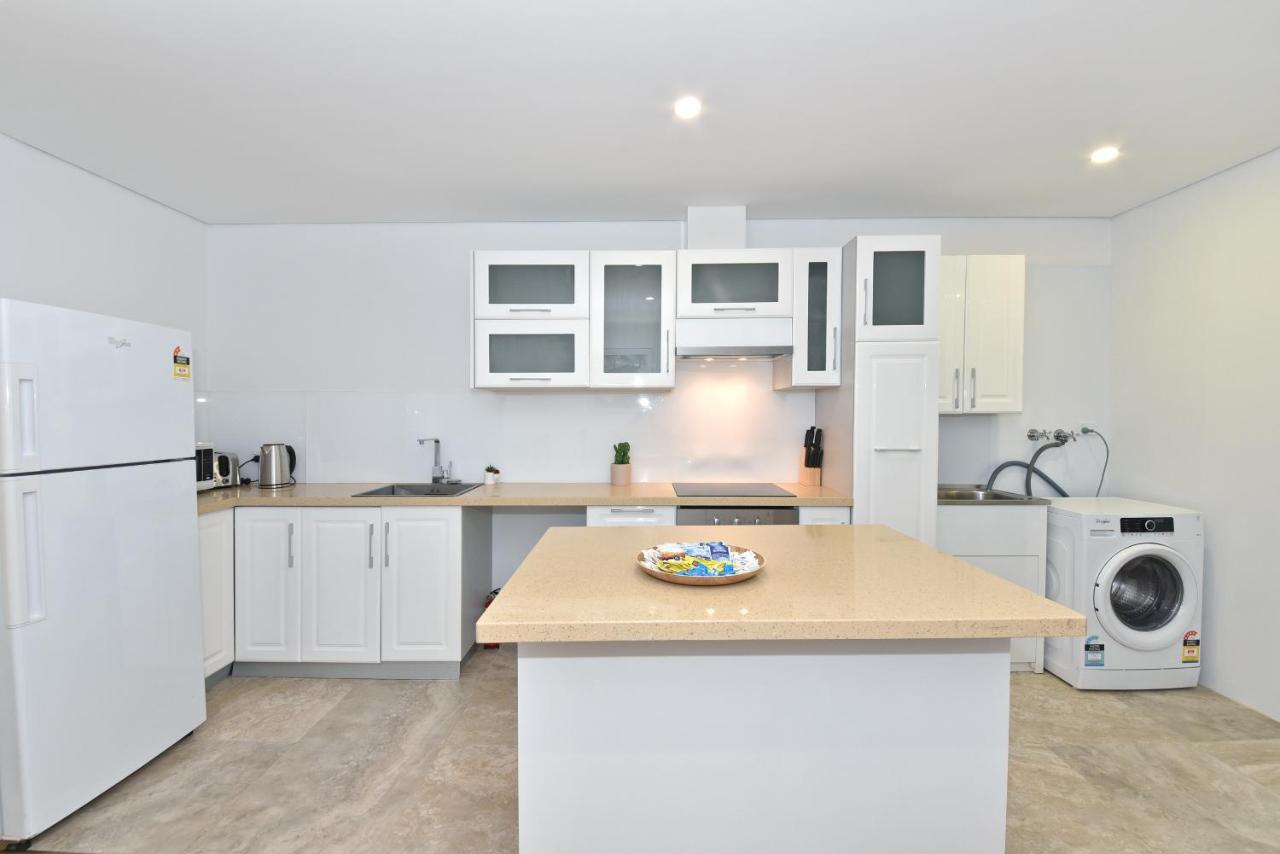 2x2 Modern Near Airport And *