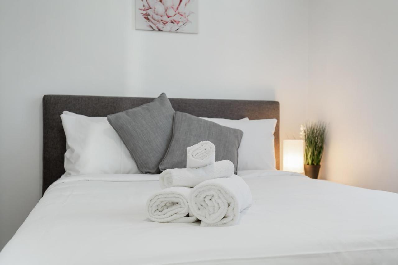 2x2 Modern Near Airport And Apartment Perth