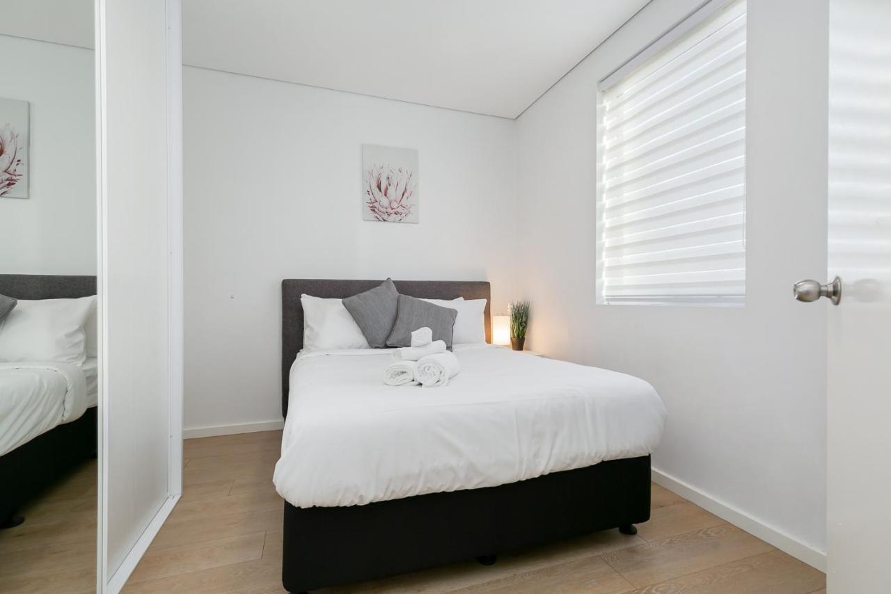 2x2 Modern Near Airport And *