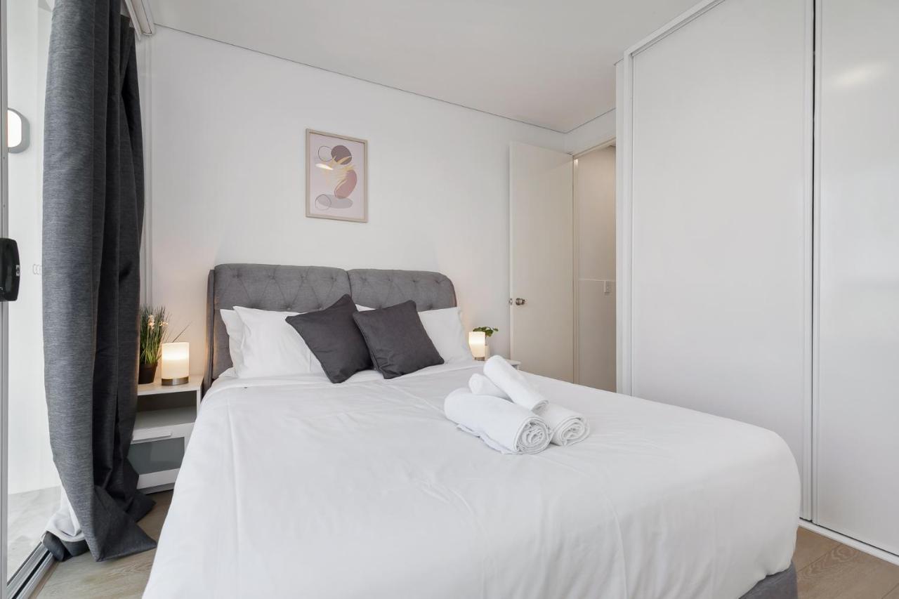 2x2 Modern Near Airport And Apartment Perth