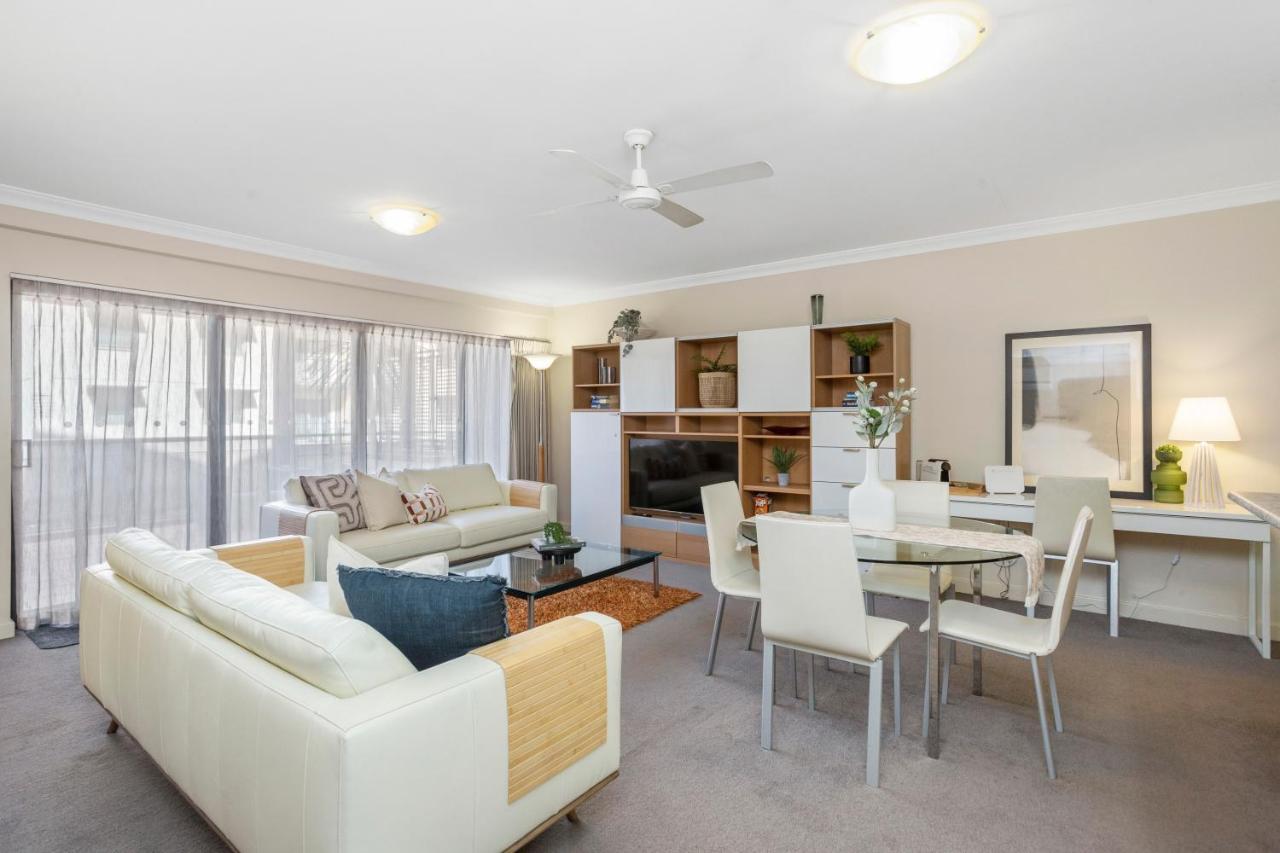 Executive 2br On Mounts Bay Road