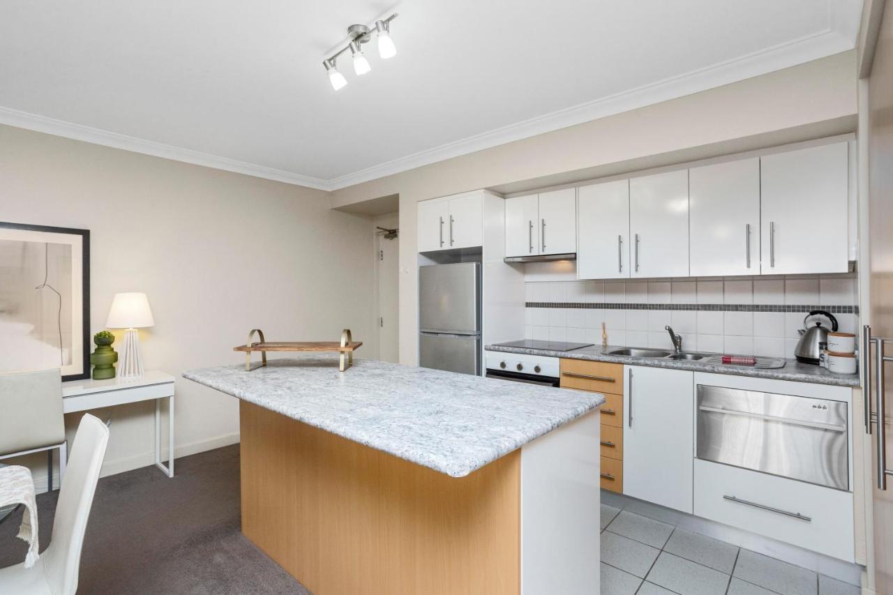 Executive 2br On Mounts Bay Road *