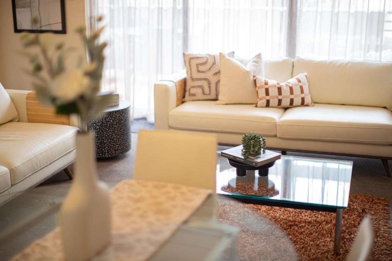 Executive 2br On Mounts Bay Road *