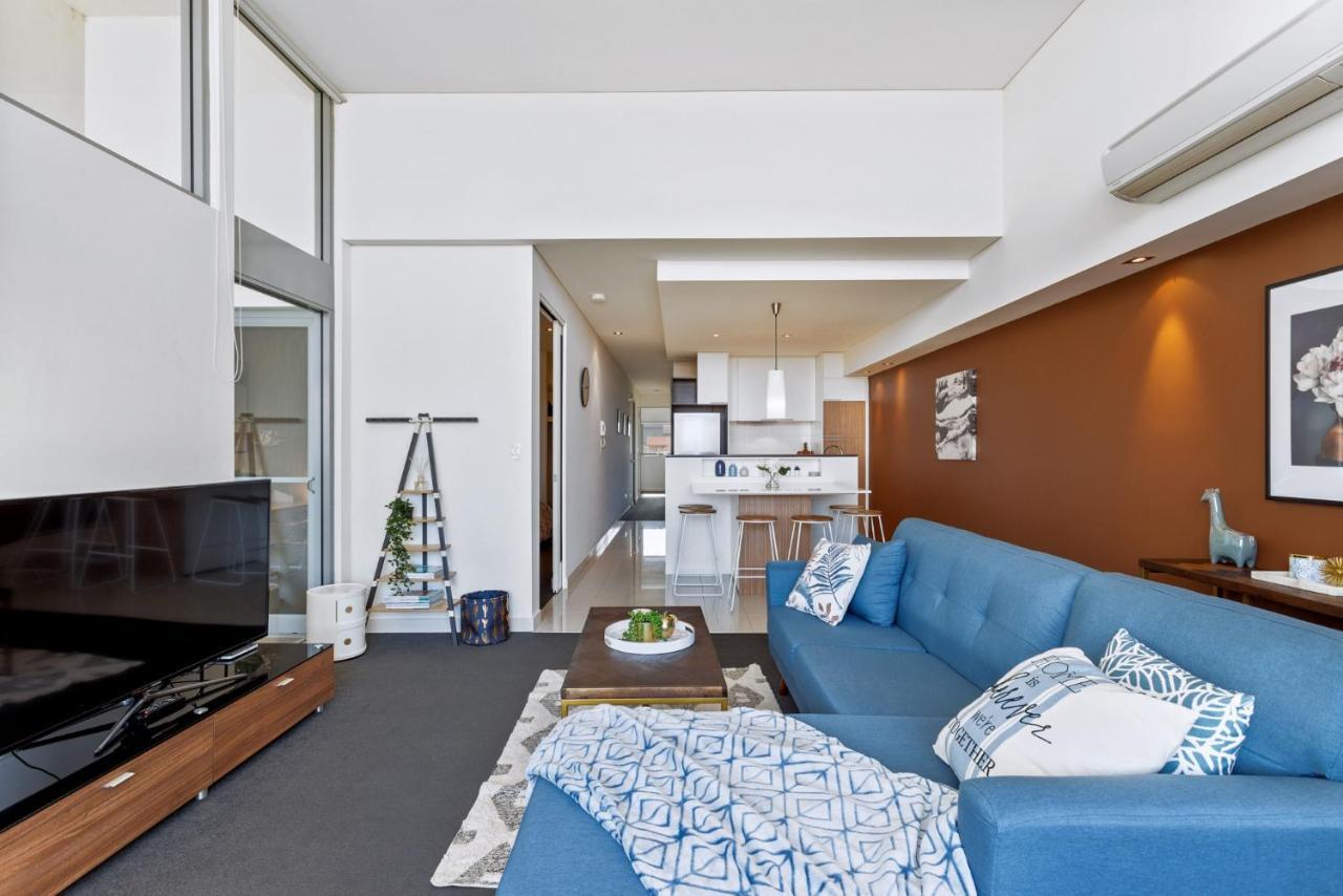 Apartment Bright 3bdrm Skyline Views Large Balcony *
