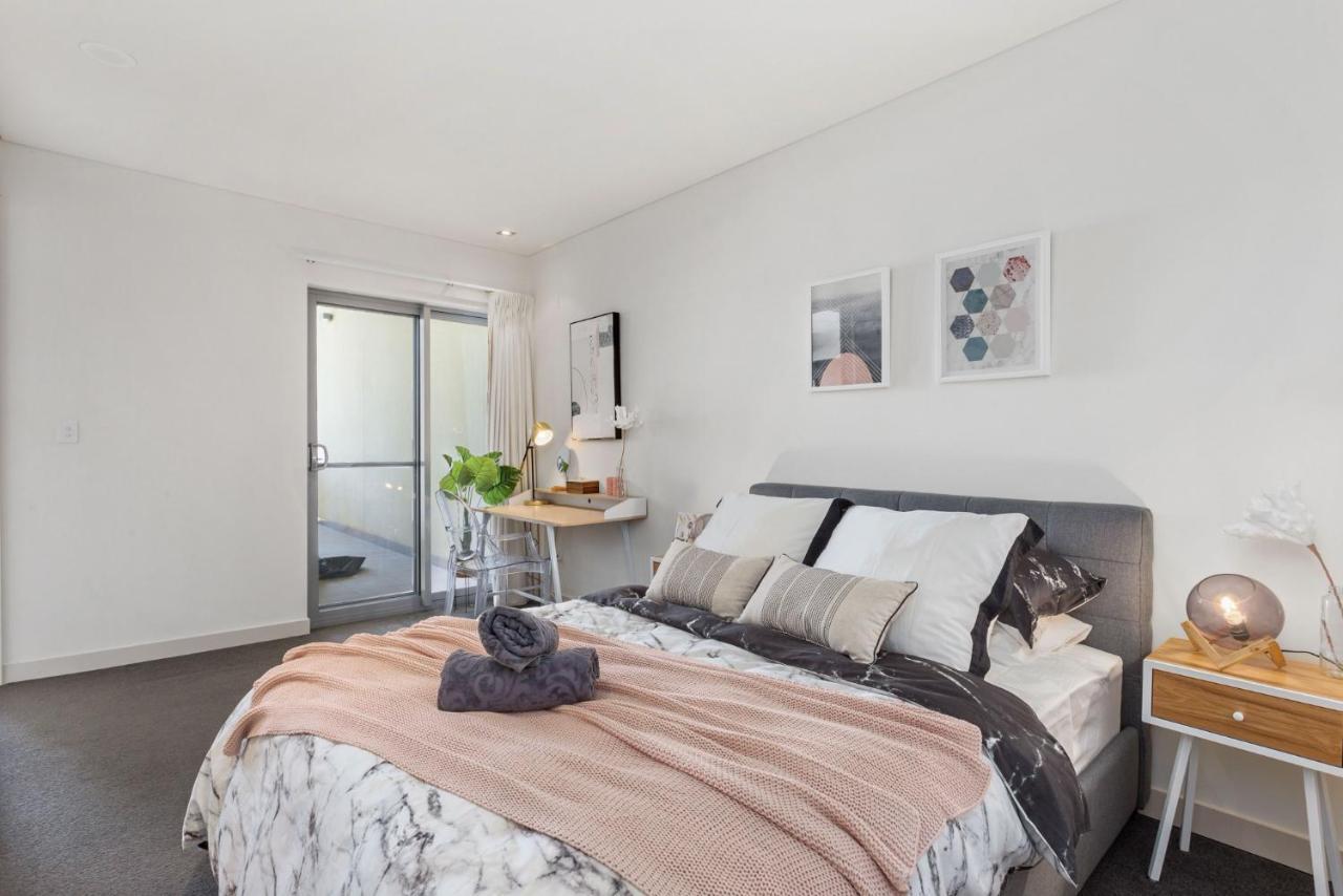 Apartment Bright 3bdrm Skyline Views Large Balcony Perth