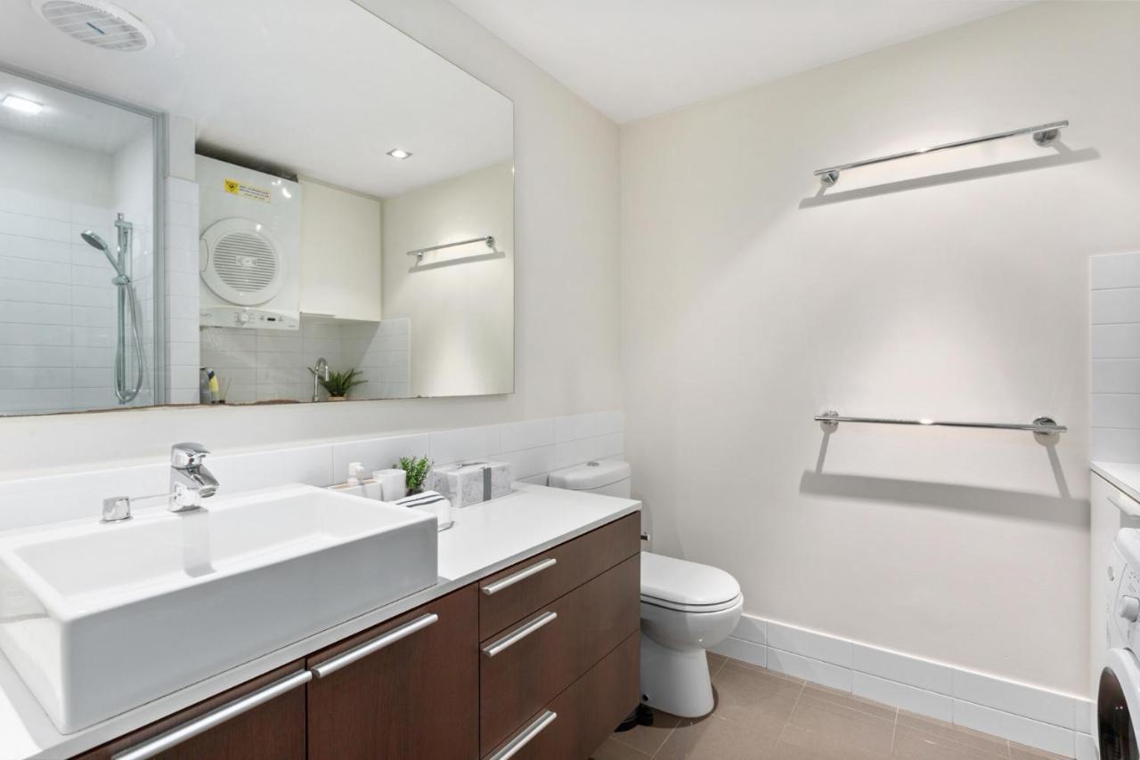 Bright 3bdrm Skyline Views Large Balcony * Perth