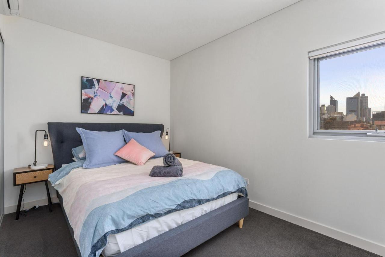 Bright 3bdrm Skyline Views Large Balcony * Perth