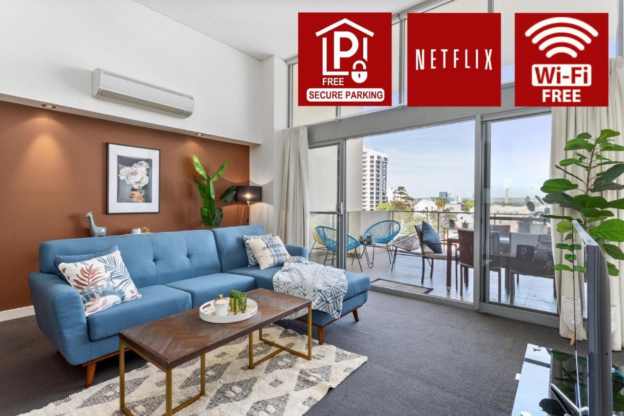 Bright 3bdrm Skyline Views Large Balcony