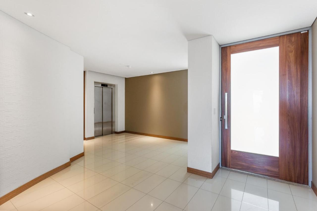 Apartment Bright 3bdrm Skyline Views Large Balcony Perth
