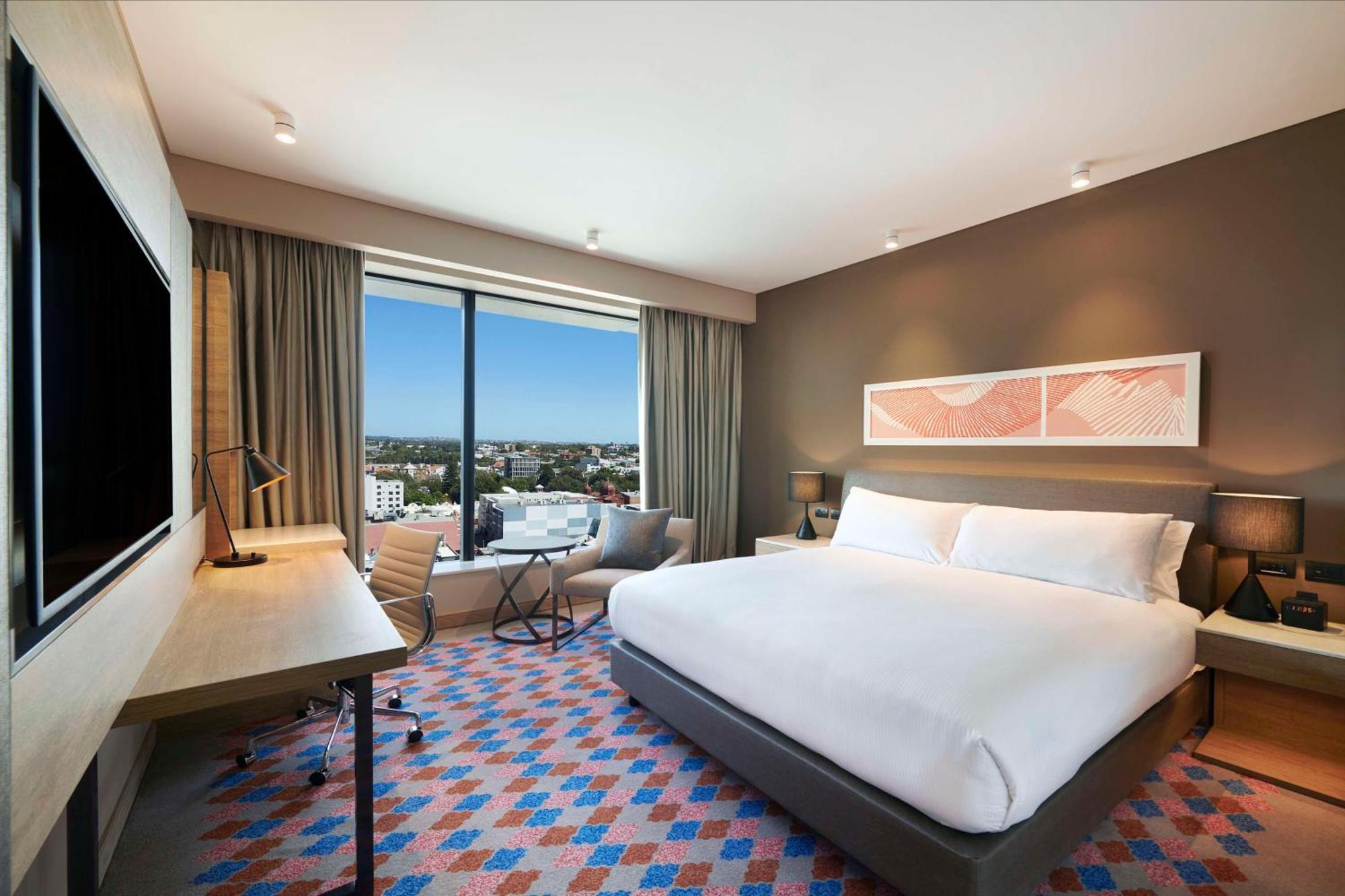 Doubletree By Hilton Northbridge Hotel 4*