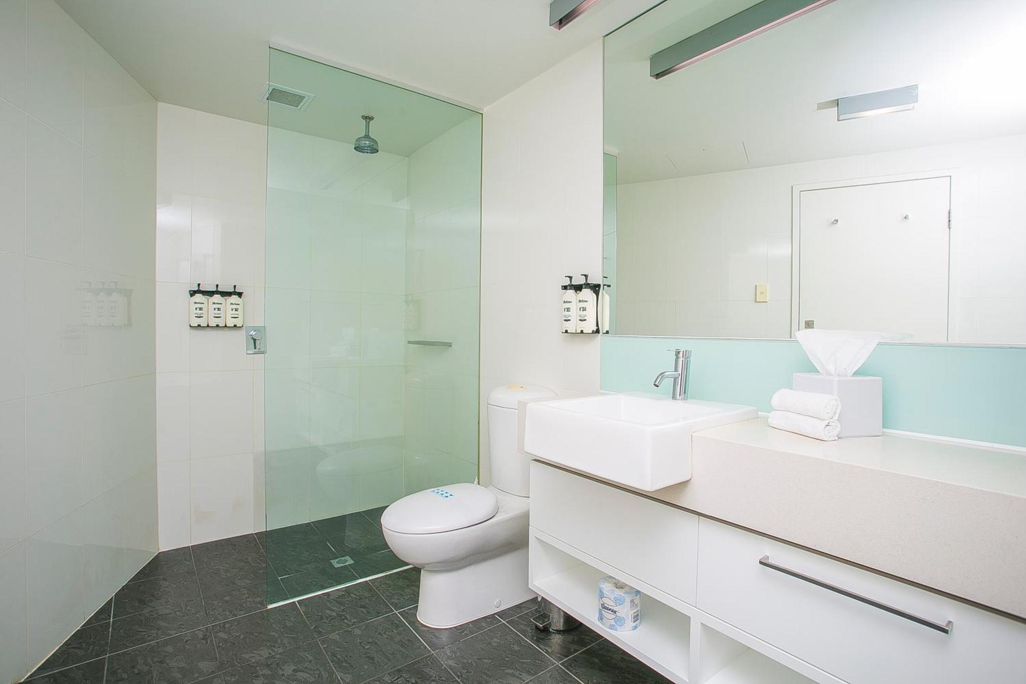 Aparthotel East 4*
