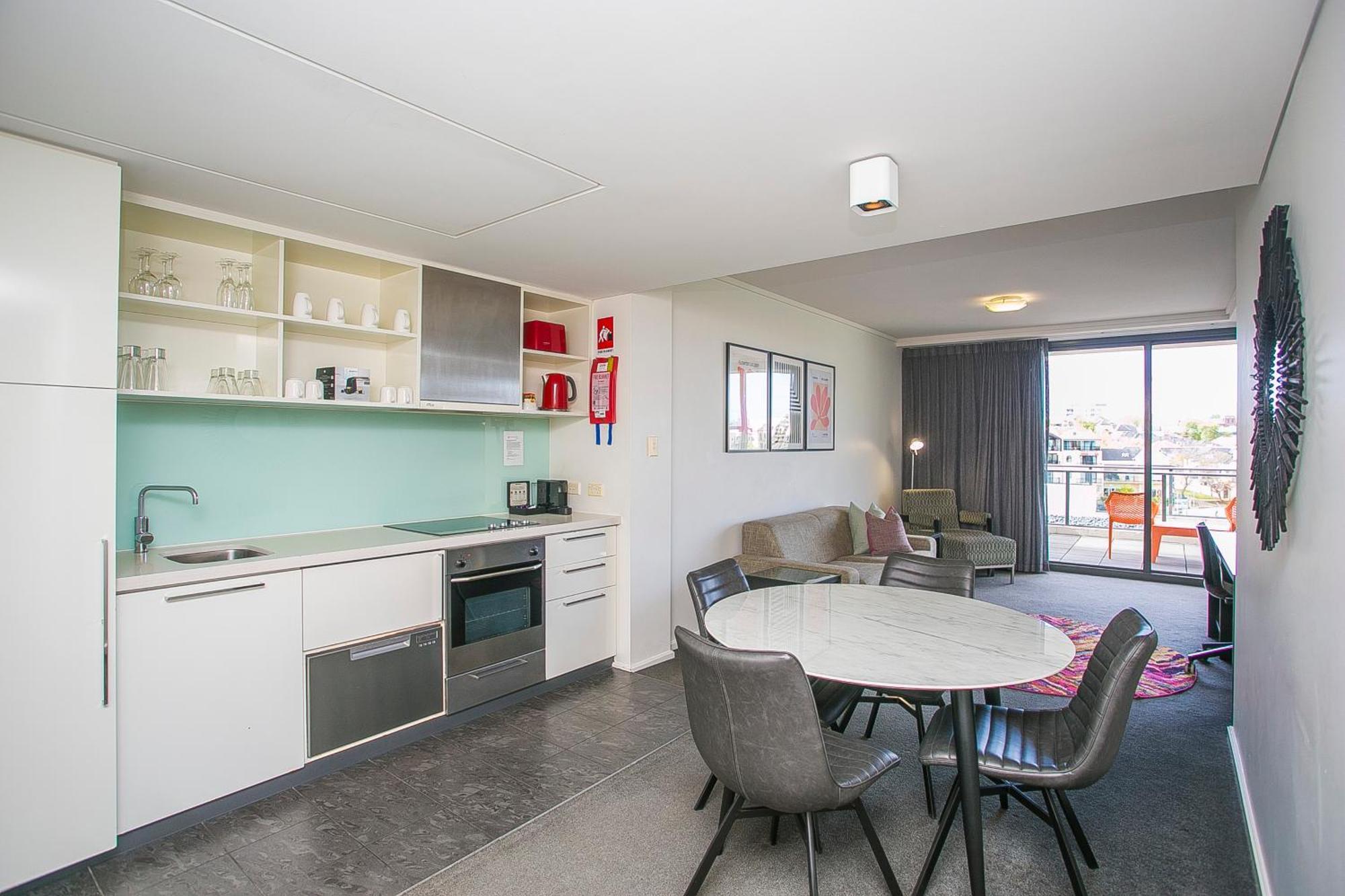 East Aparthotel 4*