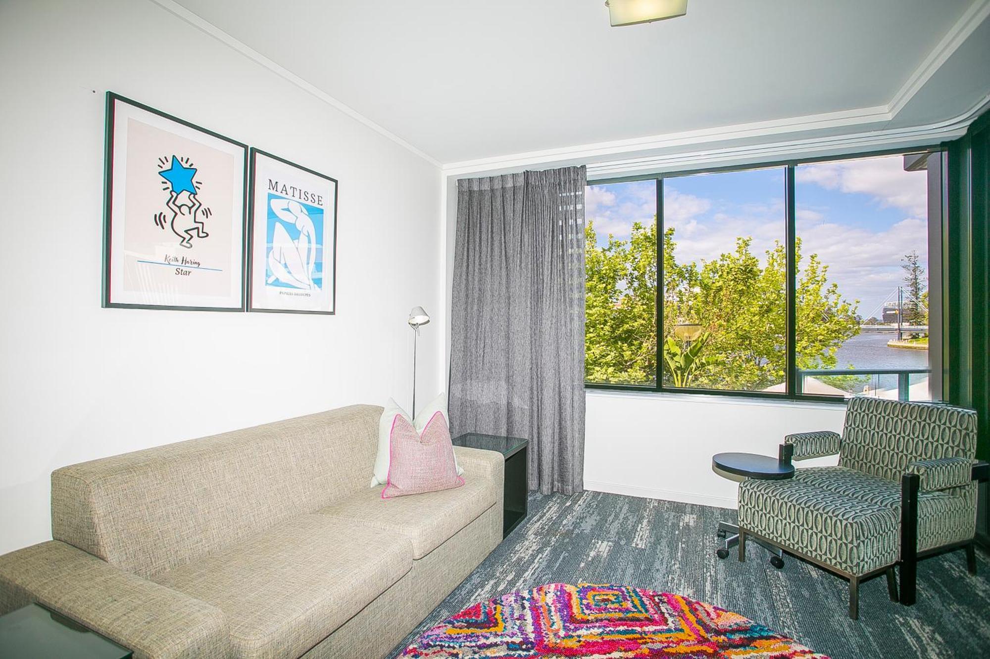 East Aparthotel 4*