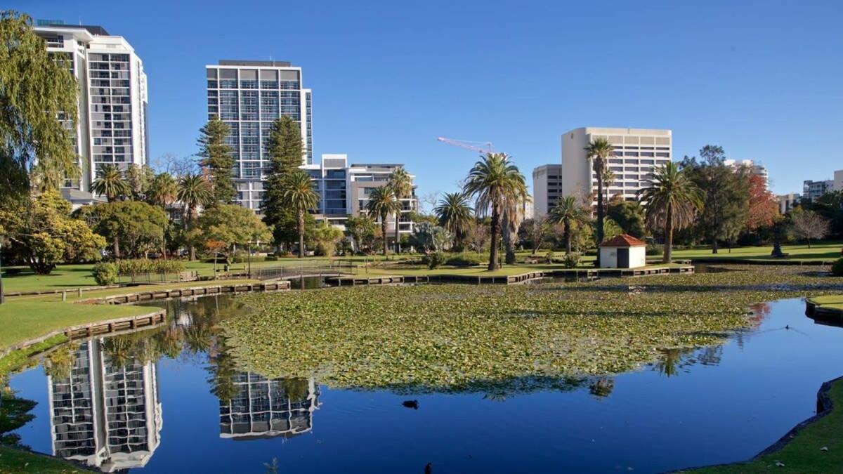 Large Luxe Penthouse Fully Equipped Cbd