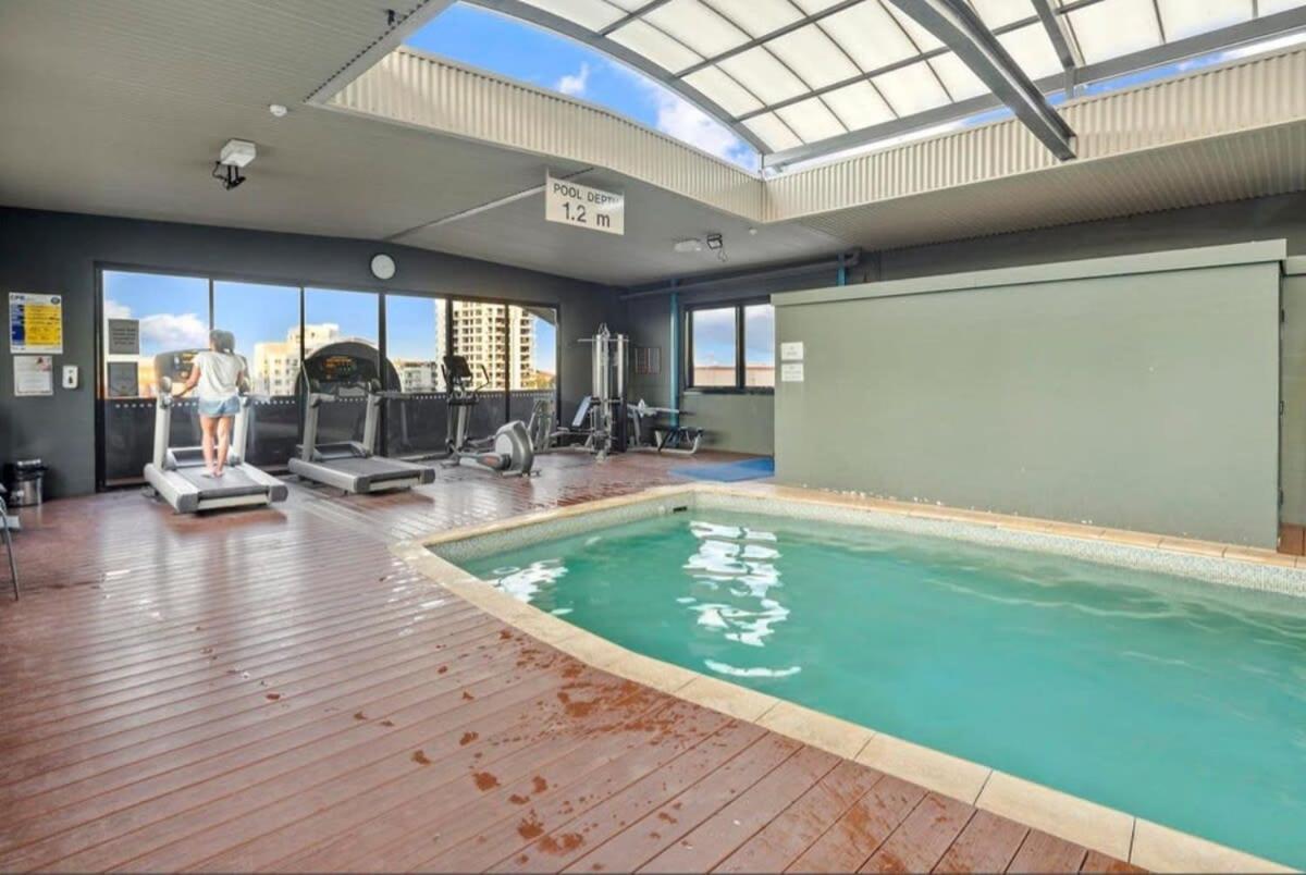Large Luxe Penthouse Fully Equipped Cbd Apartment