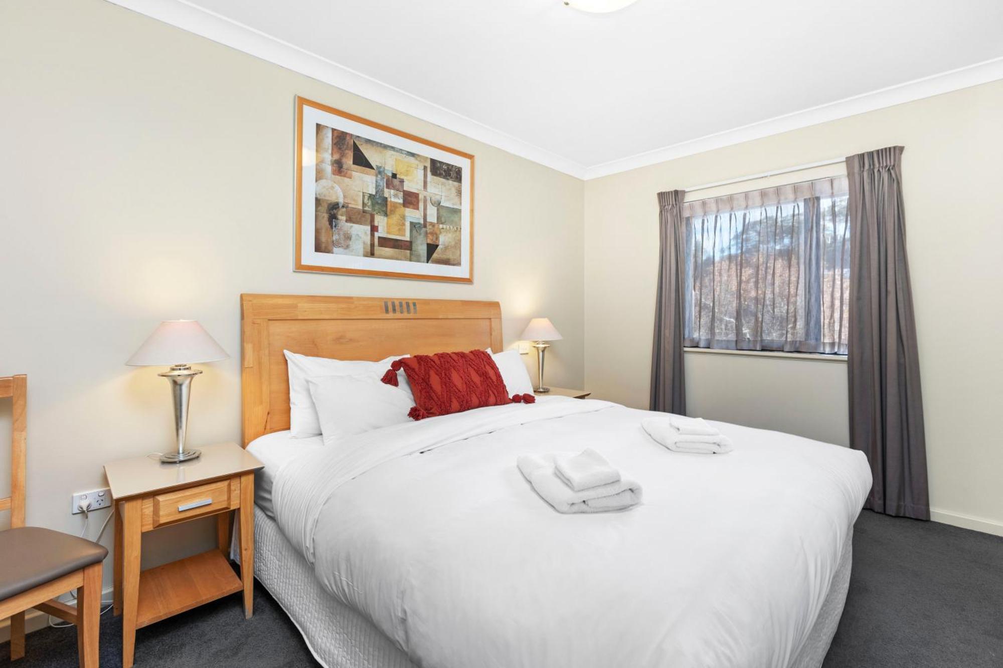 Executive Apartment, Parking, Pool In Apartment *