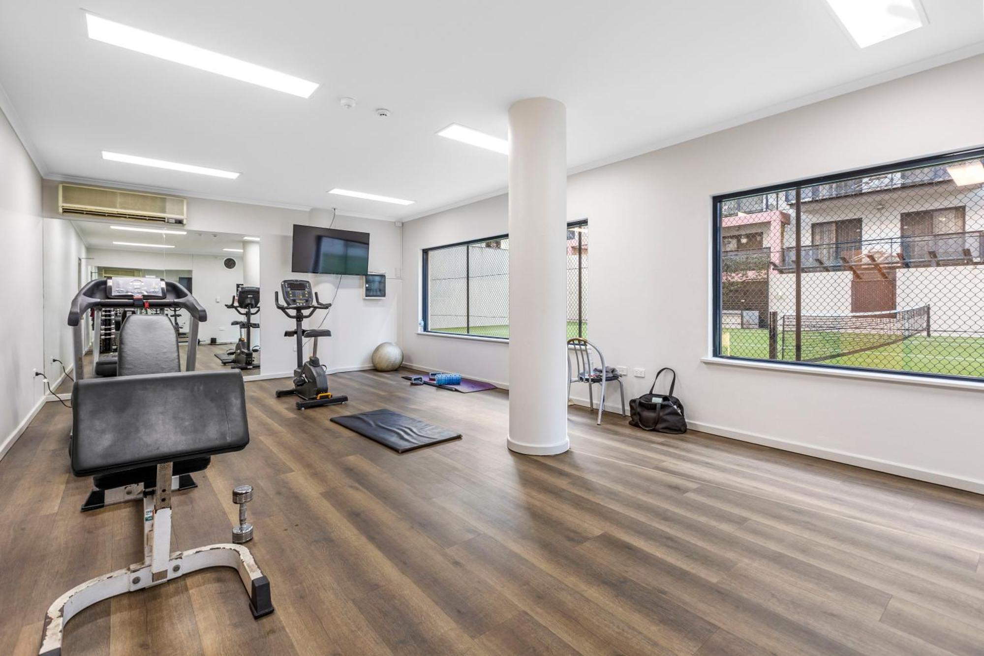 Executive Apartment, Parking, Pool In * Perth