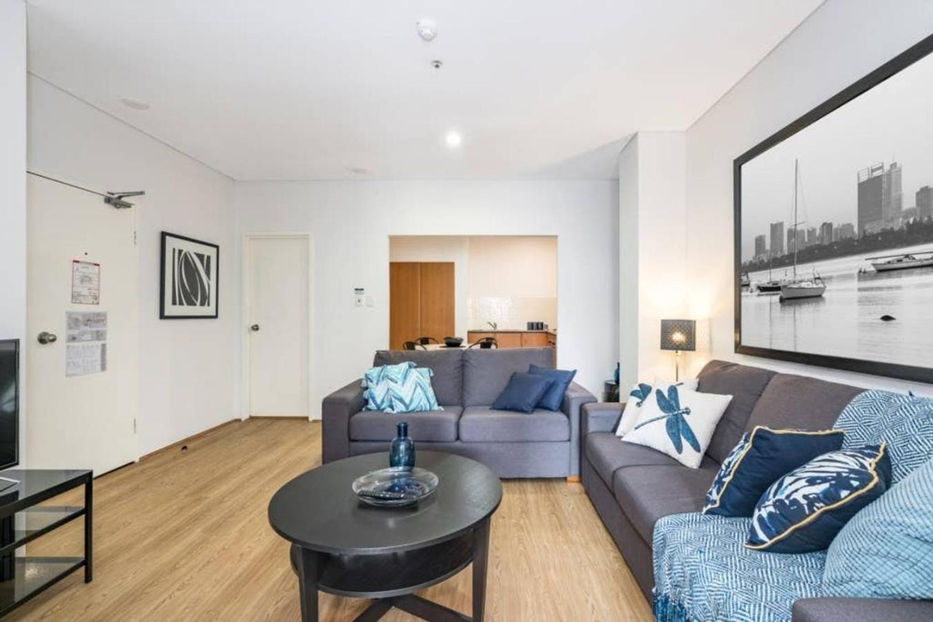 504 - Cbd Huge 1br 1ba Beauty * Perth