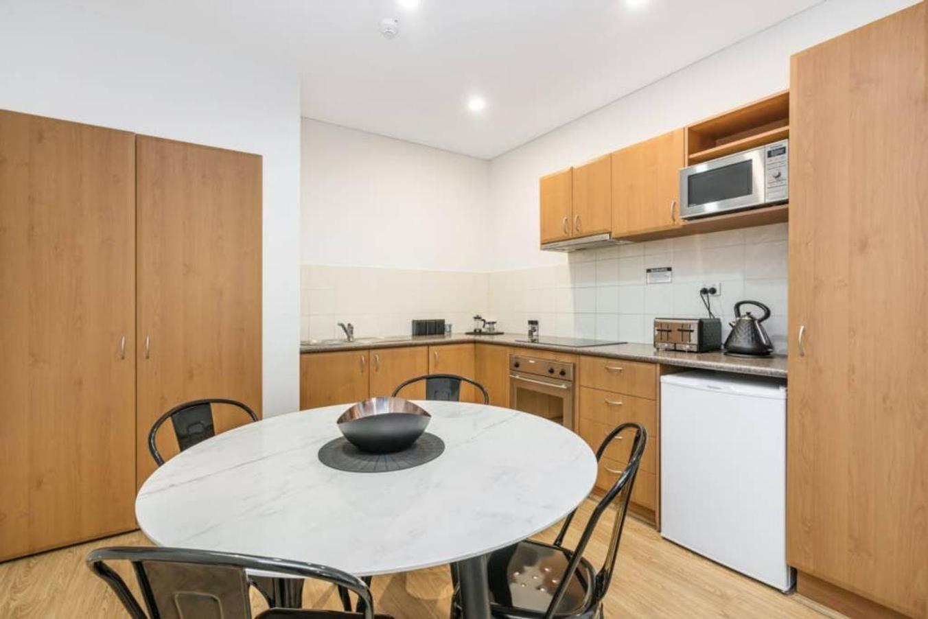 504 - Cbd Huge 1br 1ba Beauty *