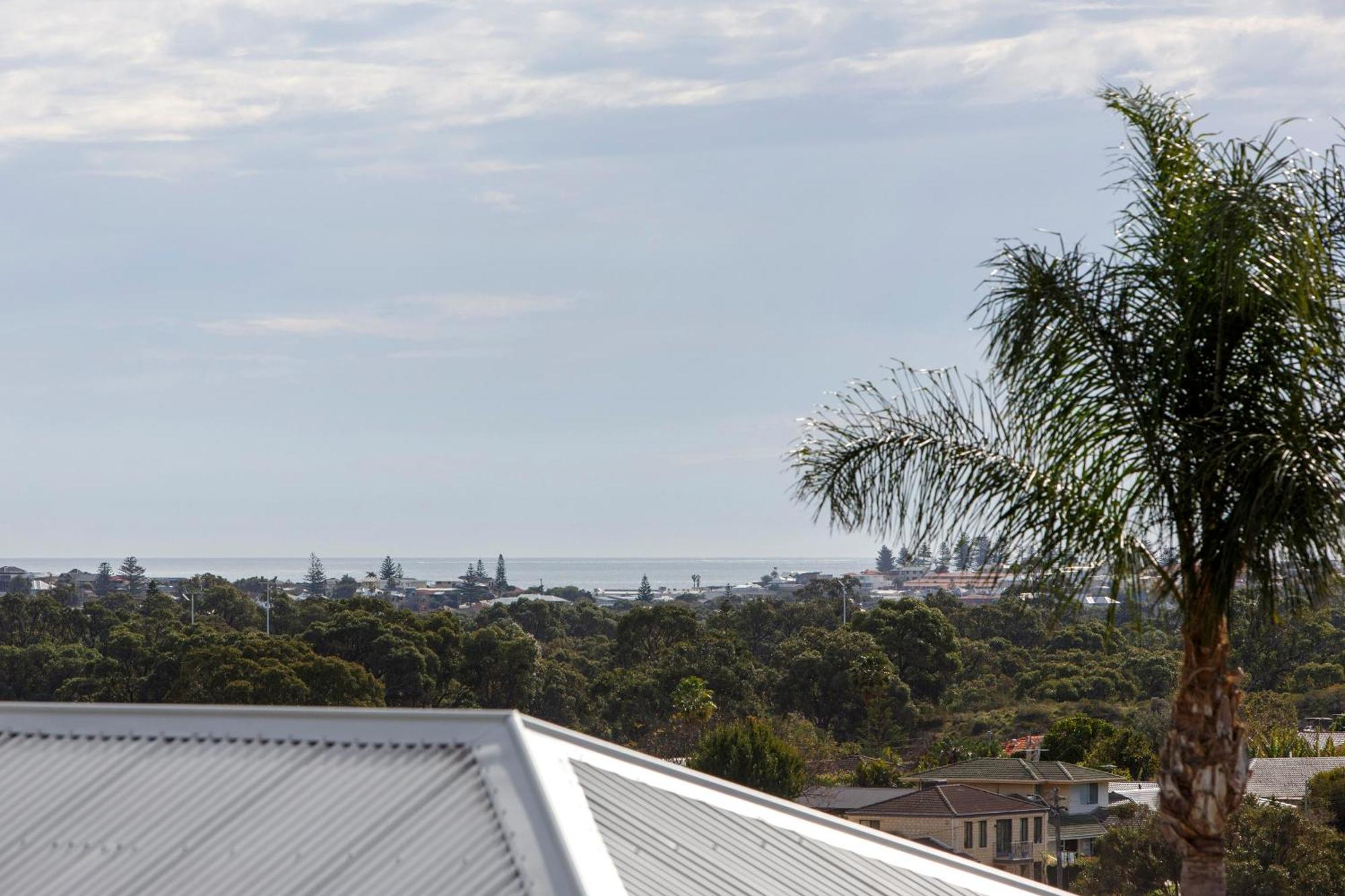 Scarborough Laneway Retreat Holiday home Perth