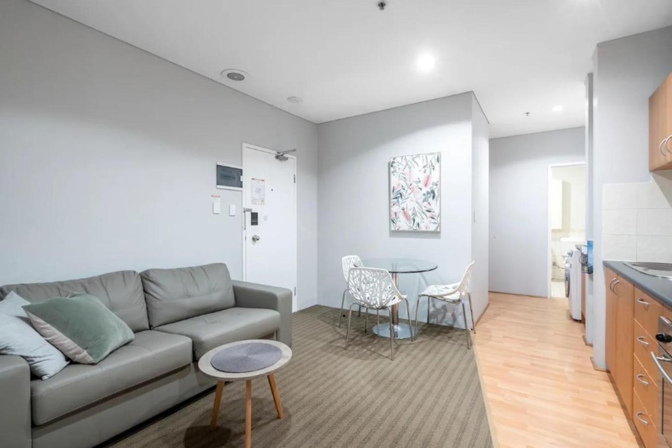 Apartment 708 Enchanting Urbanoasis 1brbalconycbd