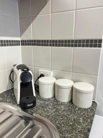 Mounts Bay Stay 2 Bedroom Apt - Near Kings Park - Free Parking Apartment *