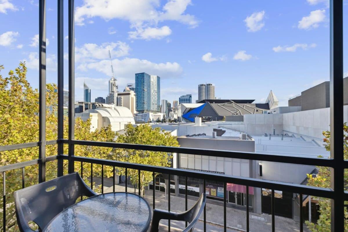 Prime Located 2bdr 1prk Apartment