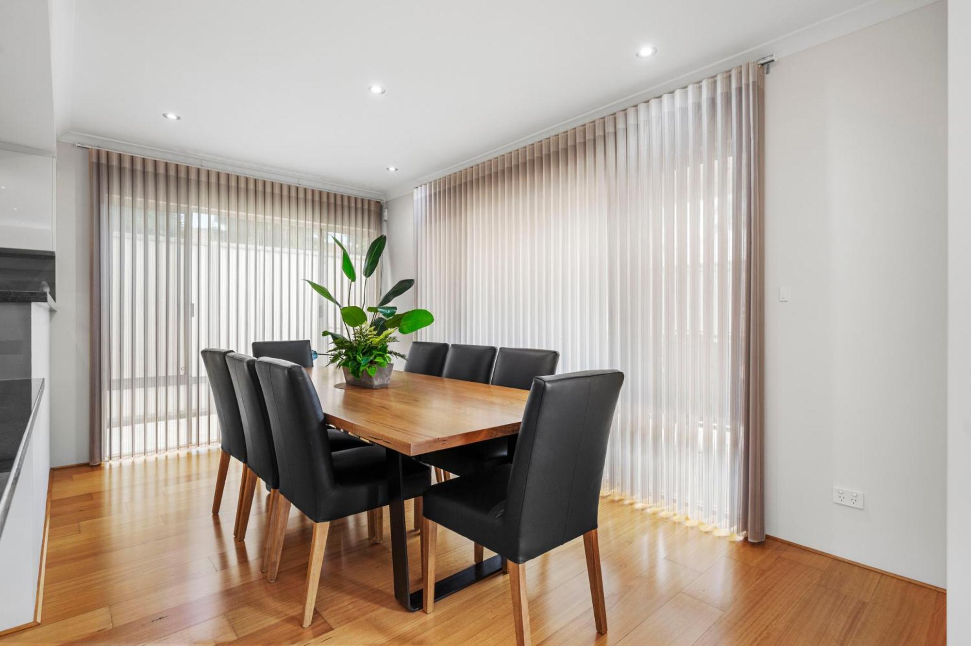 10 Majestic Maylands 4brwalk To River!