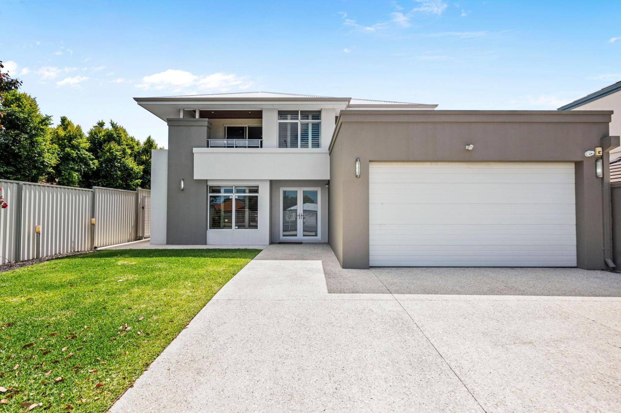 10 Majestic Maylands 4brwalk To River!