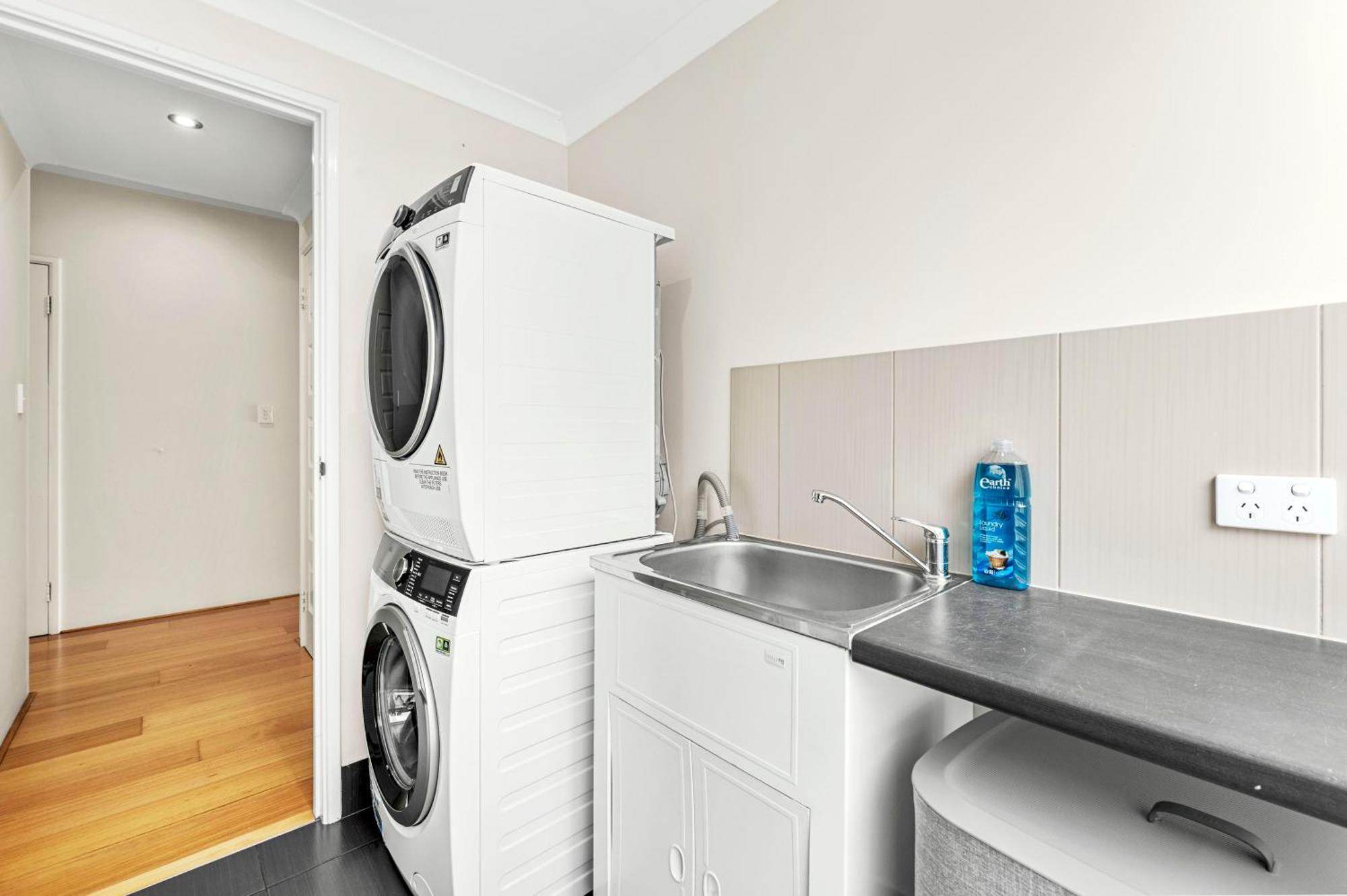 10 Majestic Maylands 4brwalk To River! Perth