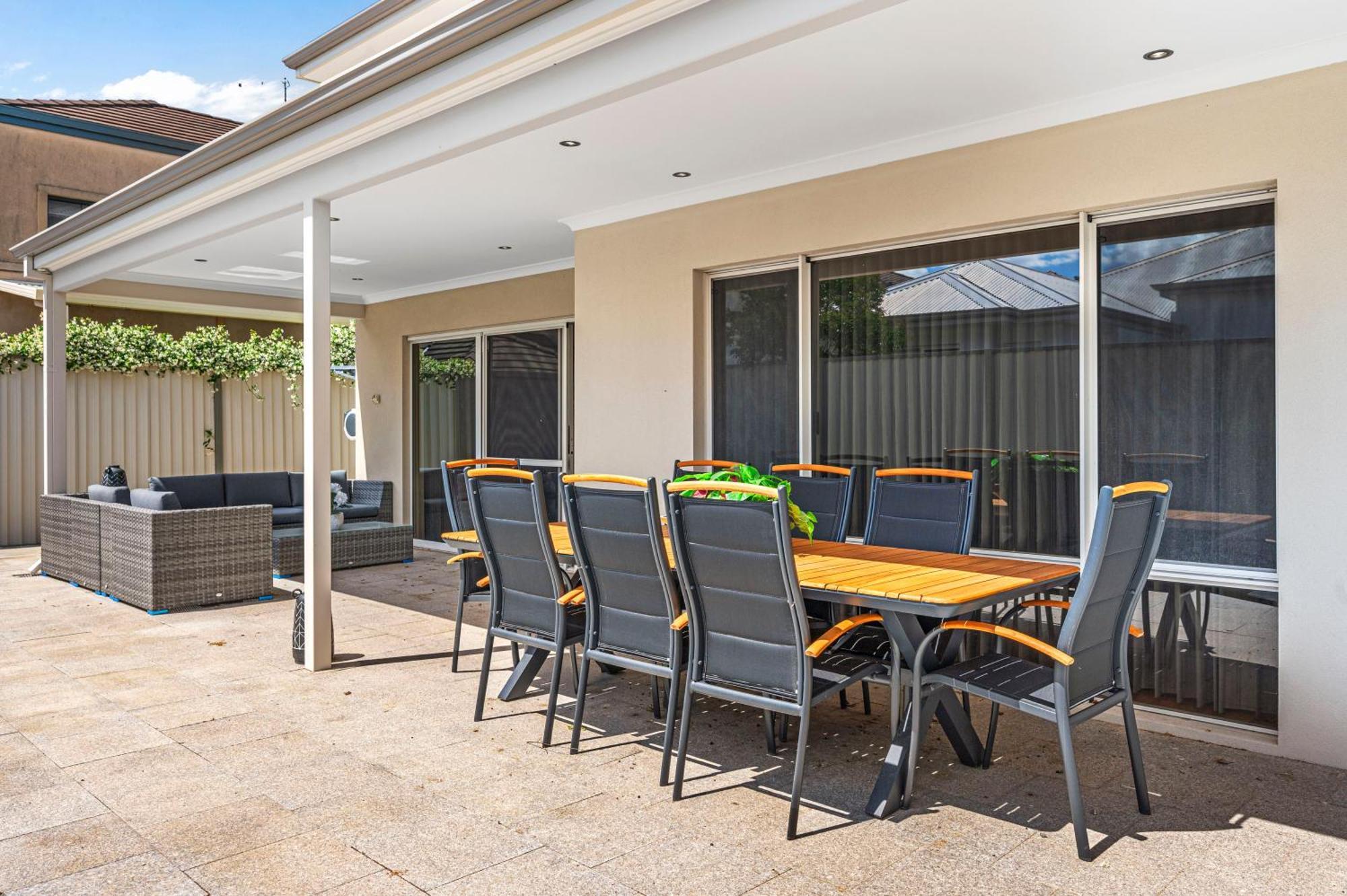 10 Majestic Maylands 4brwalk To River! Holiday home