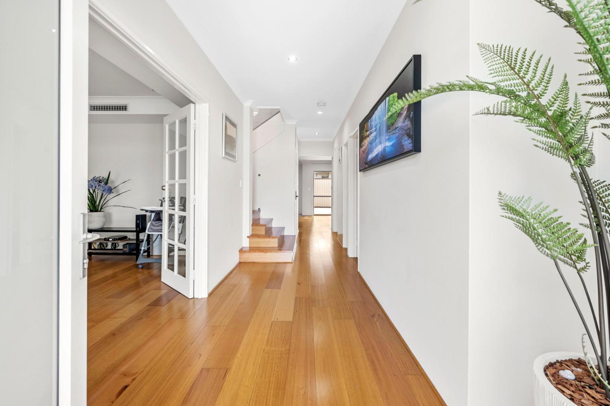 10 Majestic Maylands 4brwalk To River! *