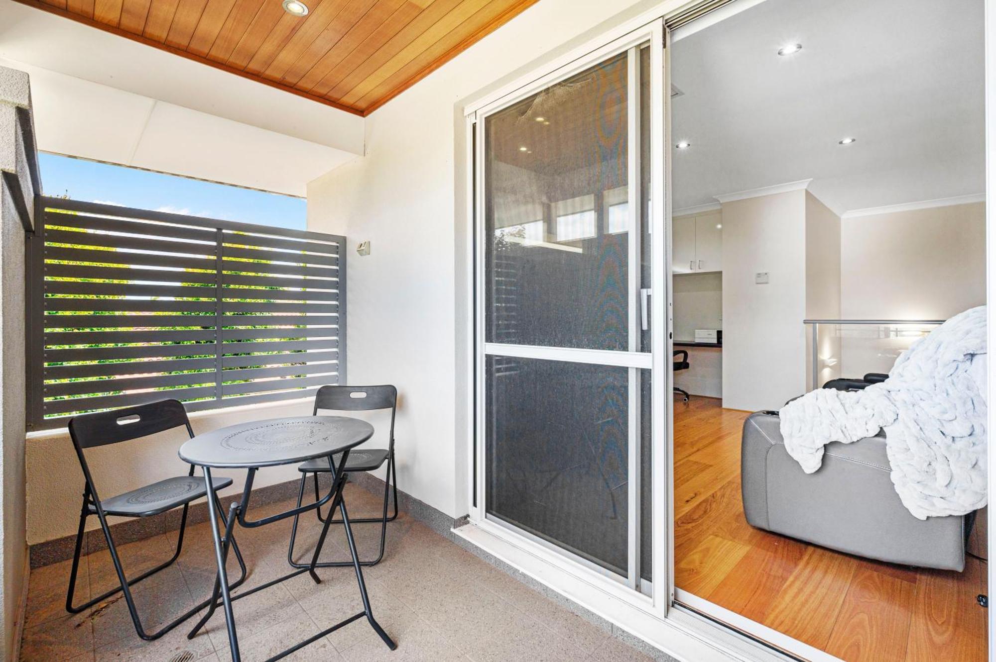 10 Majestic Maylands 4brwalk To River! Holiday home Perth