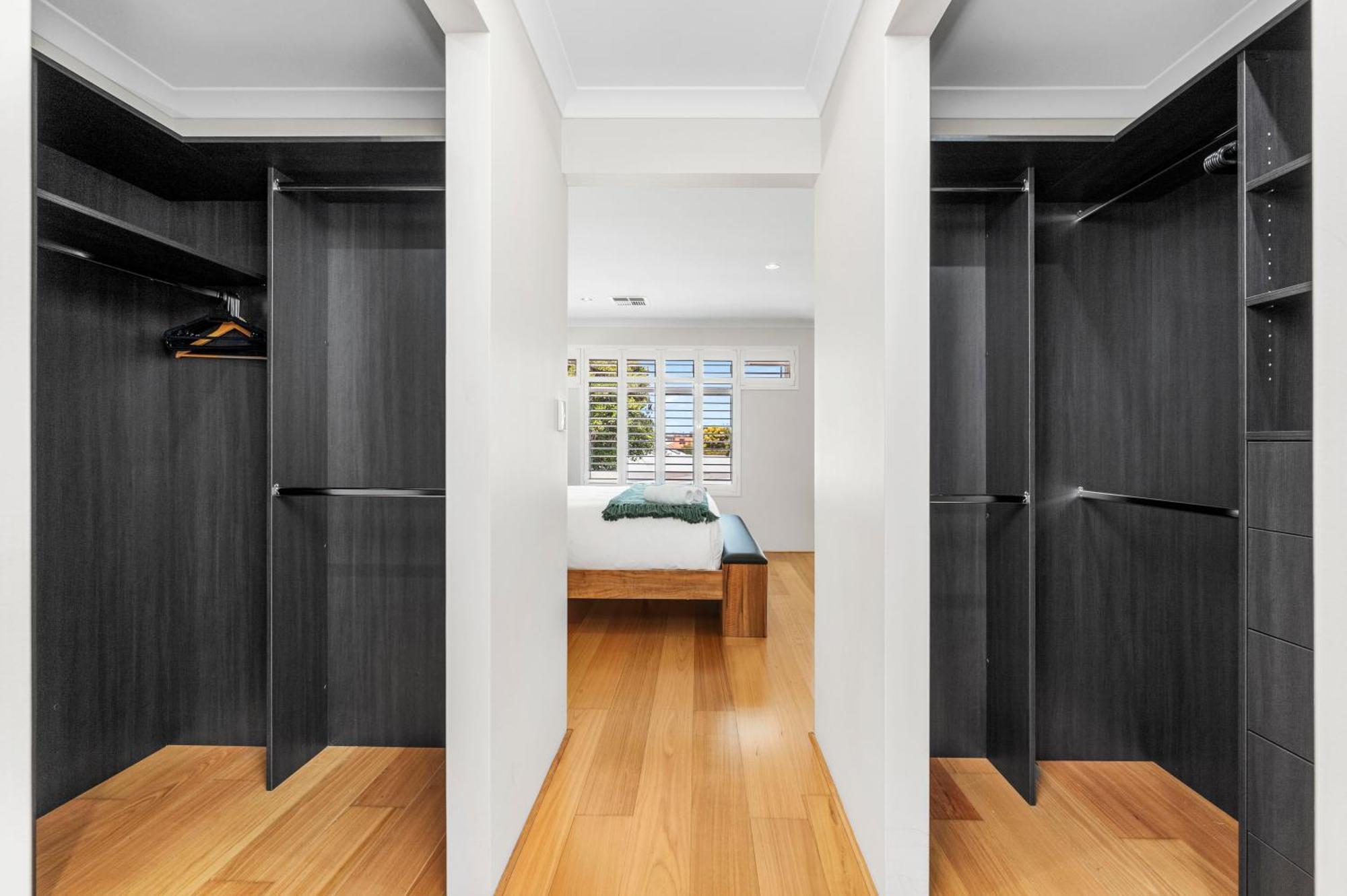 10 Majestic Maylands 4brwalk To River! Perth