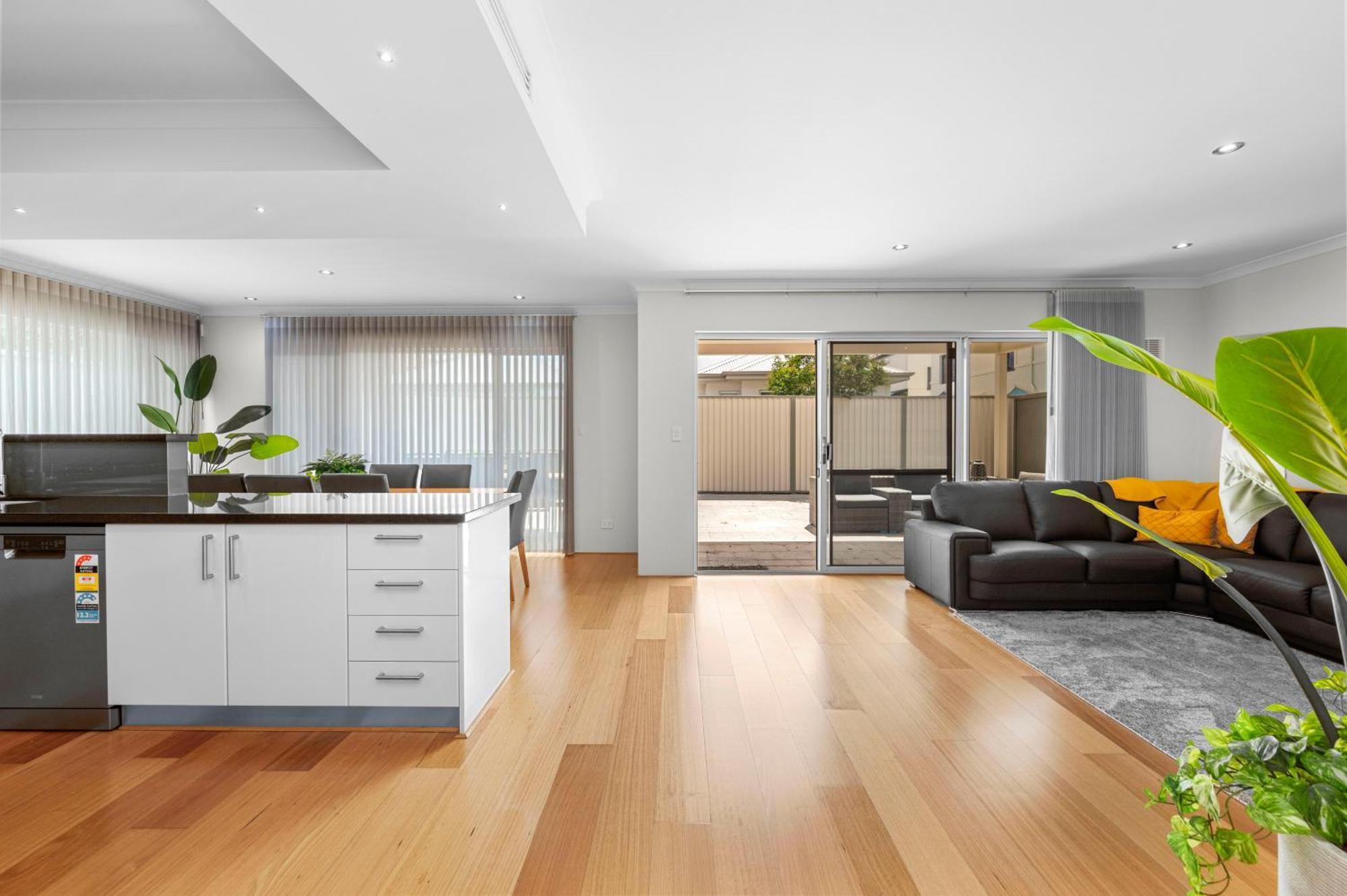 10 Majestic Maylands 4brwalk To River!