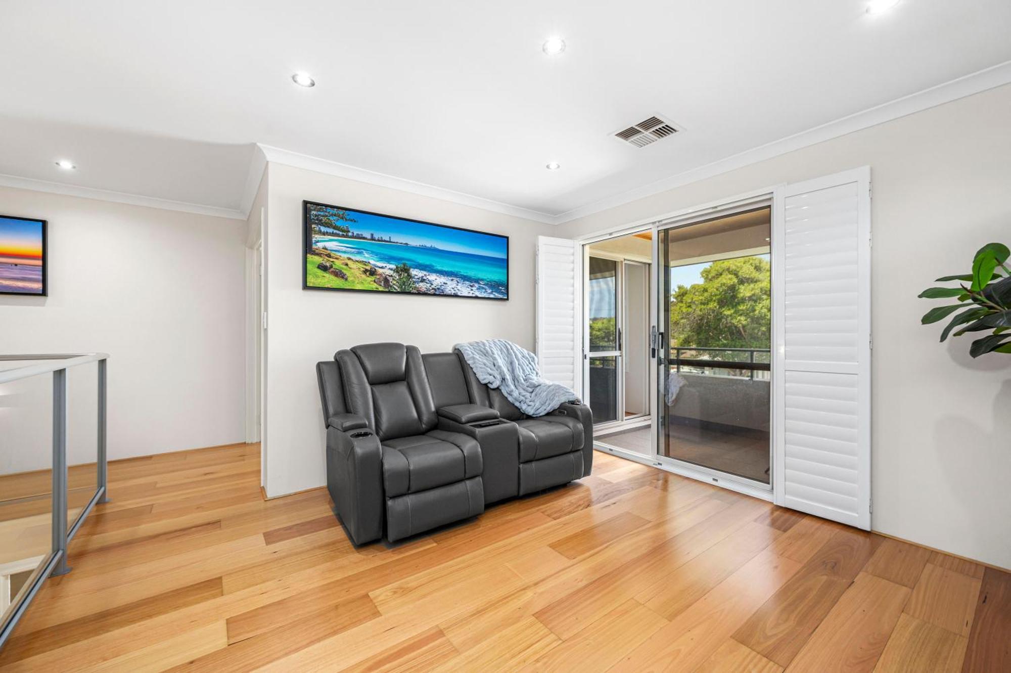 10 Majestic Maylands 4brwalk To River! Holiday home Perth