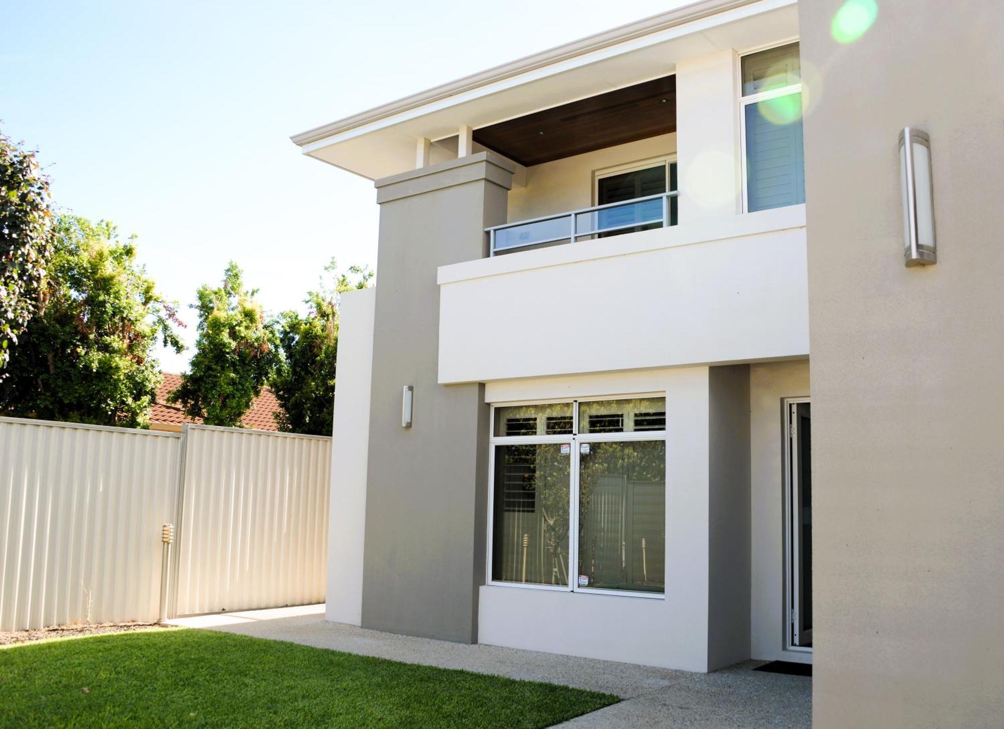 10 Majestic Maylands 4brwalk To River!