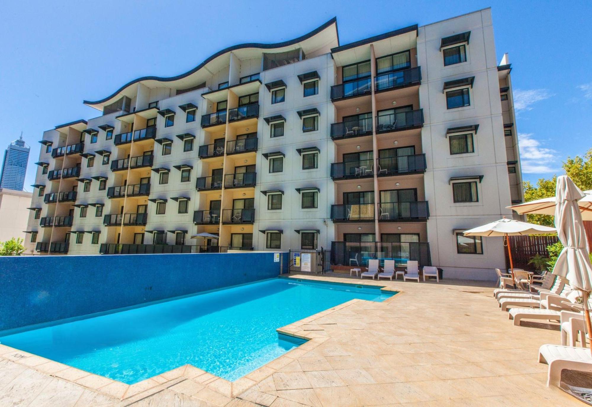Apartment 2 Paradise Pool Parking Huge 1br Cbd *
