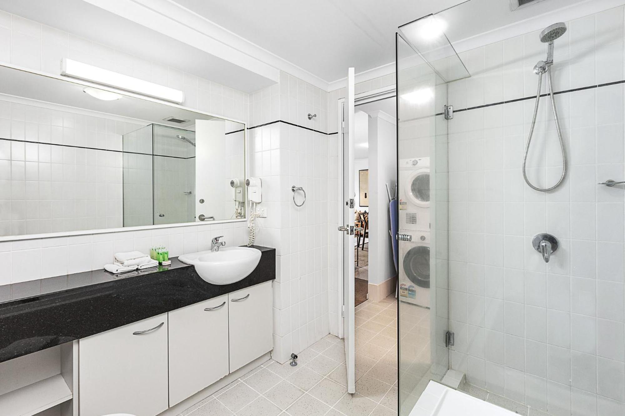 Apartment Luxe Modern Retreat Designer In Perth