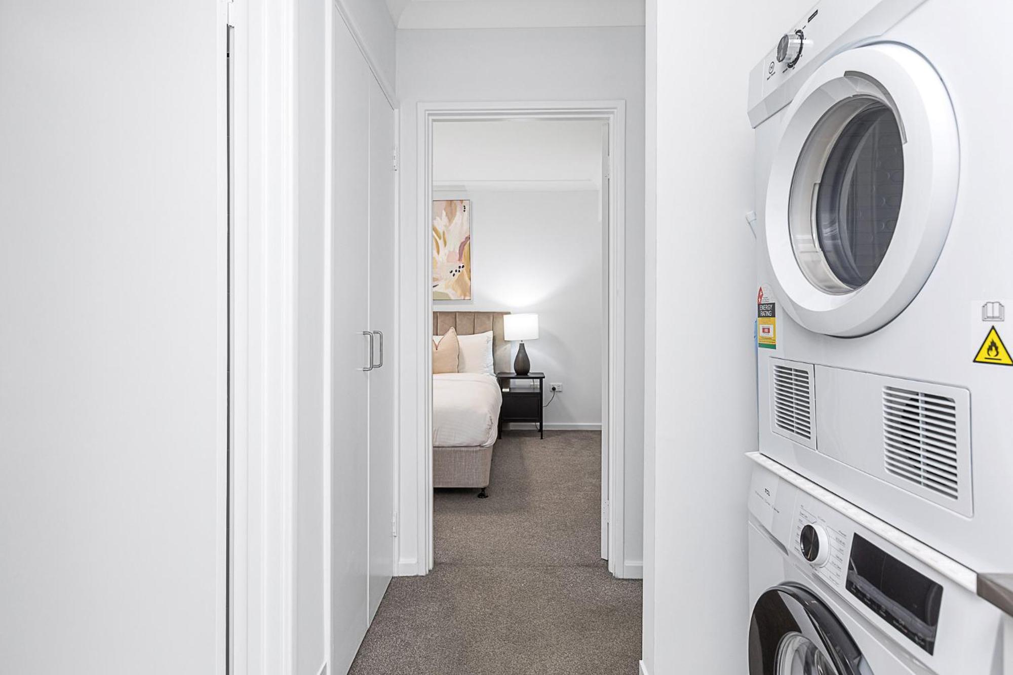 Luxe Modern Retreat Designer In Apartment Perth