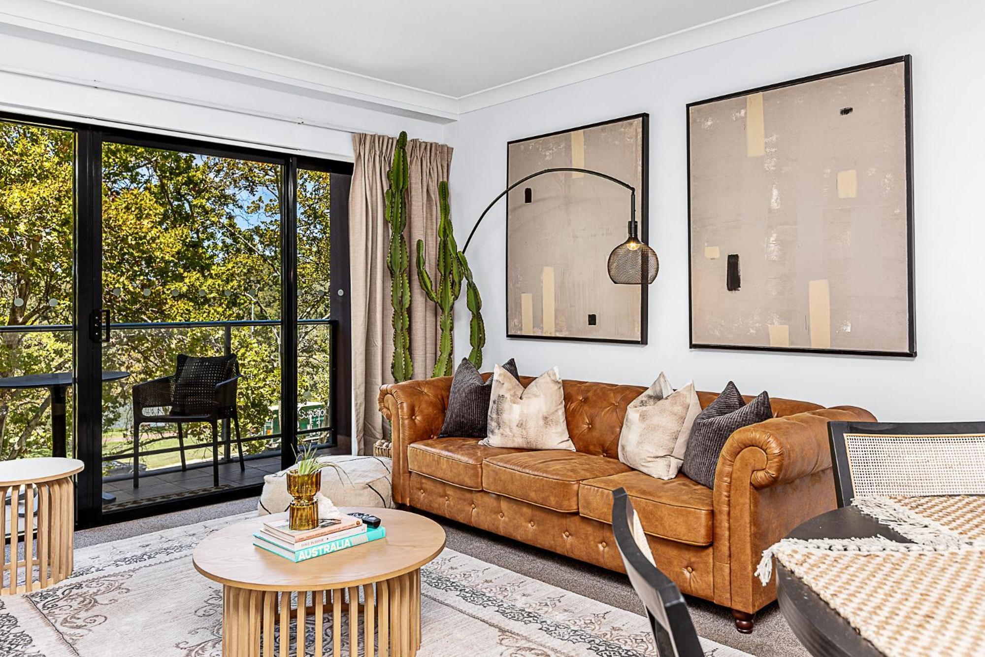 Luxe Modern Retreat Designer In Apartment